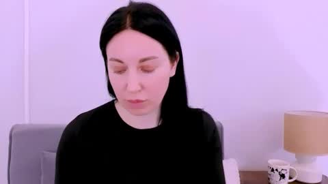 Mia online show from April 17, 3:59 pm