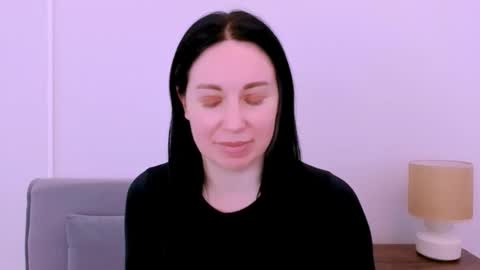 Mia online show from April 20, 5:48 pm