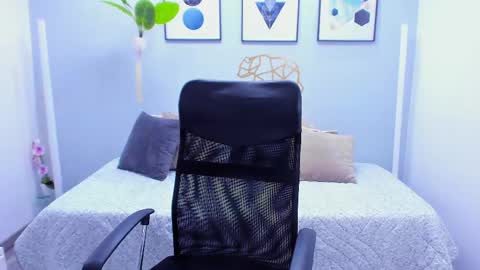 Snapshot of miaamane chatting on January 3, 12:52 pm Mia online show from January 3, 12:52 pm