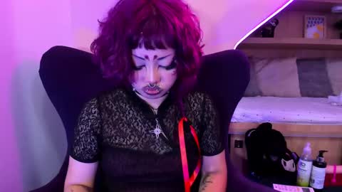 Snapshot of miaamane chatting on February 9, 4:07 pm Mia online show from February 9, 4:07 pm