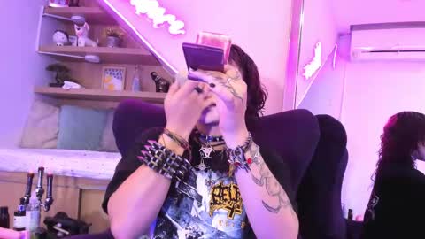 Snapshot of miaamane chatting on March 8, 12:41 pm Mia online show from March 8, 12:41 pm