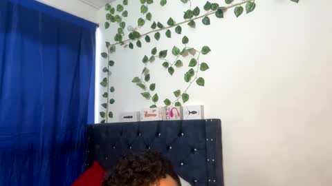 Snapshot of miaandluciferxxx chatting on February 16, 10:10 pm miaandluciferxxx online show from February 16, 10:10 pm