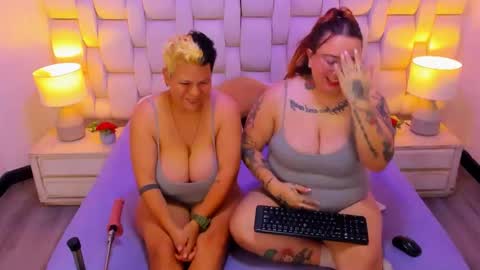 Snapshot of miaandmolly_ chatting on December 2, 1:44 am mia red hair molly short hair online show from December 2, 1:44 am