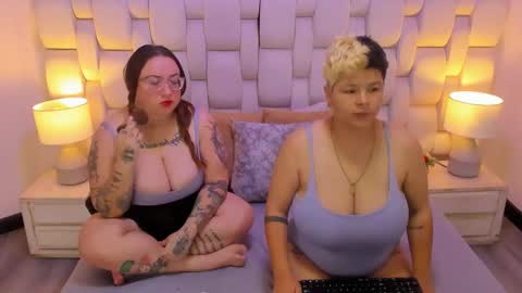 Snapshot of miaandmolly_ chatting on December 5, 7:06 am mia red hair molly short hair online show from December 5, 7:06 am