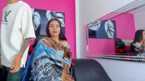 Snapshot of miaandteylor chatting on December 1, 8:52 am Mia - Teylor online show from December 1, 8:52 am