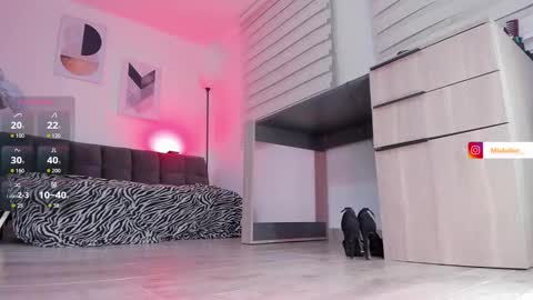 Snapshot of miabelier_ chatting on November 13, 11:58 pm Mia Belier online show from November 13, 11:58 pm