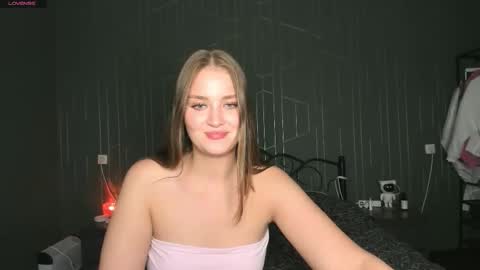 Snapshot of miabrian chatting on October 11, 6:50 pm Mia online show from October 11, 6:50 pm