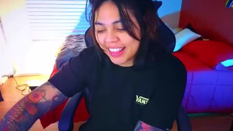 Snapshot of miacanela_xo chatting on January 7, 12:13 am Mia online show from January 7, 12:13 am