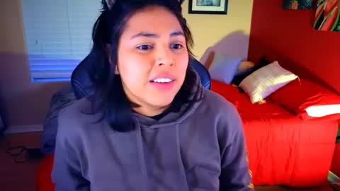 Snapshot of miacanela_xo chatting on January 8, 12:28 am Mia online show from January 8, 12:28 am