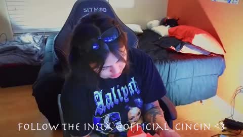 Snapshot of miacanela_xo chatting on February 15, 1:42 am Mia online show from February 15, 1:42 am