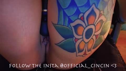 Snapshot of miacanela_xo chatting on February 19, 1:51 am Mia online show from February 19, 1:51 am