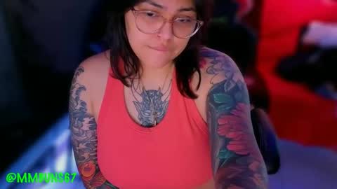 Snapshot of miacanela_xo chatting on November 29, 3:31 am Mia online show from November 29, 3:31 am