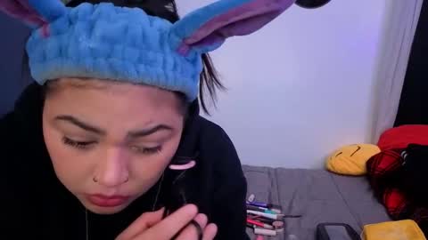 Mia online show from March 2, 12:46 am