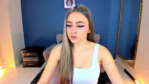 Snapshot of miacarperrlux chatting on January 24, 8:22 pm MiaCarper online show from January 24, 8:22 pm