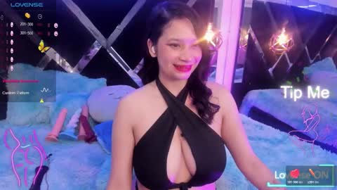 Snapshot of miacharloth chatting on October 25, 3:36 am Mia online show from October 25, 3:36 am