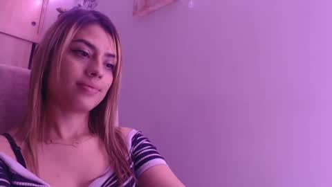 Snapshot of miacollings1 chatting on November 8, 3:18 am Miia online show from November 8, 3:18 am