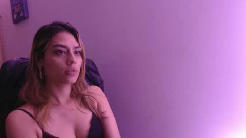 Snapshot of miacollings1 chatting on December 3, 3:03 am Miia online show from December 3, 3:03 am