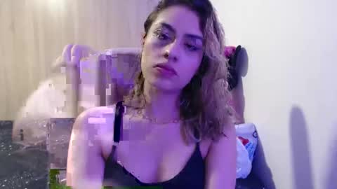 Snapshot of miacollings1 chatting on December 18, 12:17 am Miia online show from December 18, 12:17 am