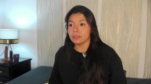 Snapshot of miadanielss chatting on November 12, 5:35 pm IG Yojanagomez online show from November 12, 5:35 pm