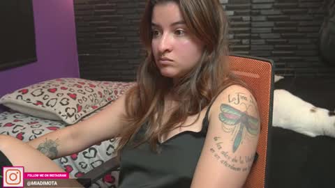 Snapshot of miadimota chatting on November 15, 7:49 am Mia online show from November 15, 7:49 am