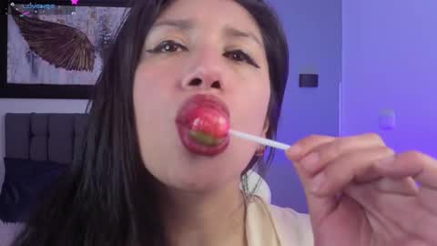 Snapshot of miafix chatting on September 11, 1:44 pm Mia Carter Schedule 800 - 1430 gtm-5 online show from September 11, 1:44 pm