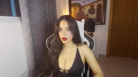 miafunny5 online show from November 2, 6:05 am