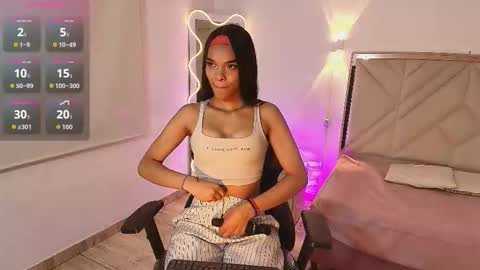 Snapshot of miagates_tay chatting on October 16, 3:51 am Mia online show from October 16, 3:51 am