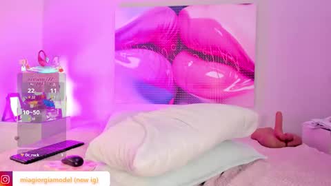 Mia  online show from March 8, 1:26 pm