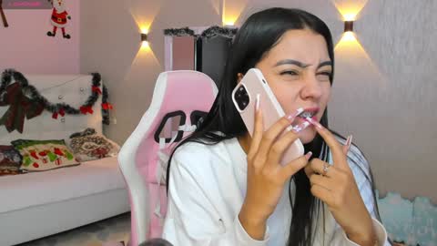 Mia Gomez online show from January 7, 1:03 pm