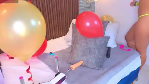 miagomezx online show from February 15, 2:58 pm