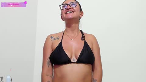 Mia  online show from September 30, 1:10 am