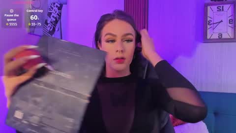 Snapshot of miah_connor chatting on September 24, 8:23 pm Mia Connor online show from September 24, 8:23 pm