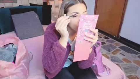 miah_stewart online show from February 3, 12:43 pm