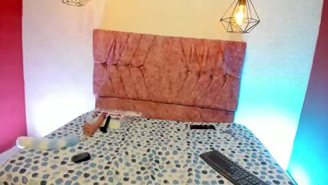 MiaVibes online show from October 3, 5:10 pm