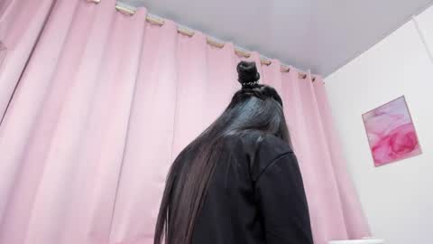 miajhonsonx online show from May 28, 2:47 pm