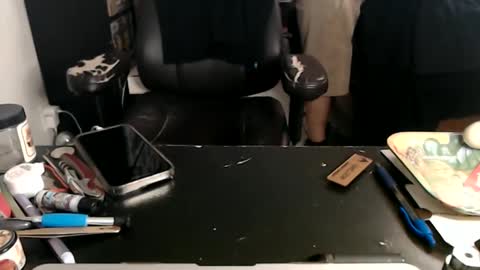 Snapshot of miaking chatting on November 27, 4:47 am Mark online show from November 27, 4:47 am