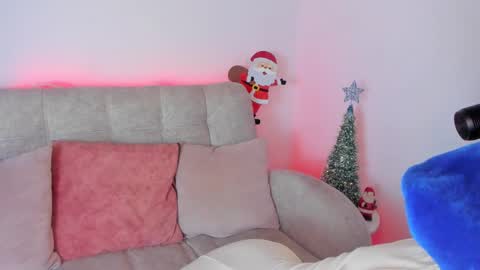 Snapshot of miakris1 chatting on December 19, 2:56 am miakris1 online show from December 19, 2:56 am