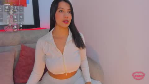 miakris1 online show from September 13, 10:59 am