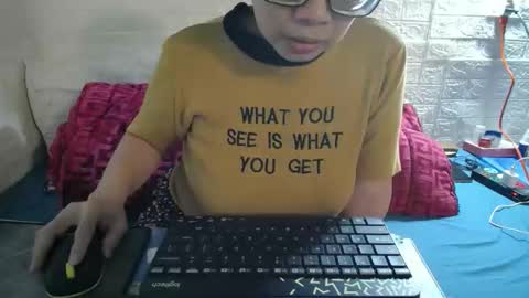 Snapshot of mialala205221 chatting on December 14, 7:47 am Mia online show from December 14, 7:47 am