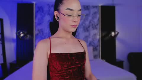 Mia Larouse online show from April 21, 9:28 pm