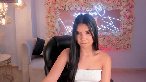 Call me Mia  online show from October 5, 5:11 pm