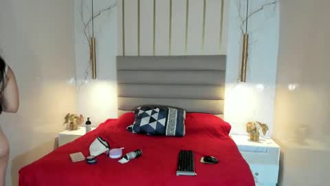 Mia 3 online show from February 5, 11:37 am