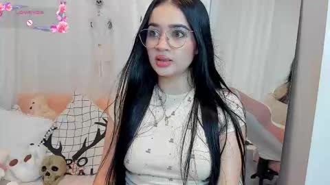 Snapshot of miamaiha chatting on October 25, 1:13 am mia 600am-1000am Colombia time online show from October 25, 1:13 am