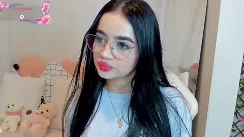 Snapshot of miamaiha chatting on November 13, 2:43 am mia 600am-1000am Colombia time online show from November 13, 2:43 am