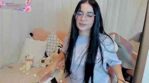 Snapshot of miamaiha chatting on December 4, 1:48 am mia 600am-1000am Colombia time online show from December 4, 1:48 am