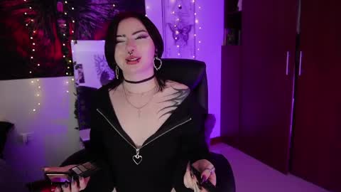 Lili online show from April 19, 2:11 am