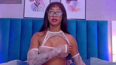 Snapshot of miamidnight1 chatting on November 3, 12:17 pm Mia online show from November 3, 12:17 pm