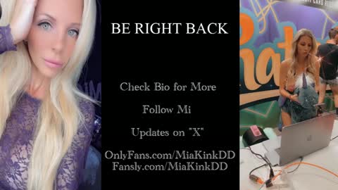 Snapshot of miamilfs chatting on October 30, 2:35 am Mia online show from October 30, 2:35 am