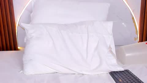 Snapshot of miamiller69 chatting on November 27, 5:09 am Mia online show from November 27, 5:09 am