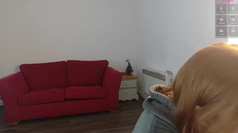 Snapshot of miamoon123 chatting on December 2, 2:45 pm miamoon123 online show from December 2, 2:45 pm